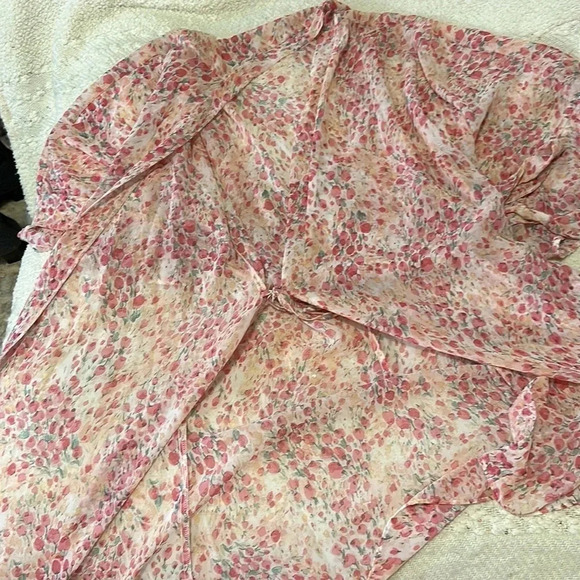 Flora Nikrooz Floral‎ robe - Picture 5 of 5